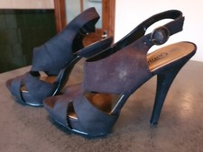 Scarpa stiletto nera scamosciata fibbia punta aperta New Look misura 5 tacco alto