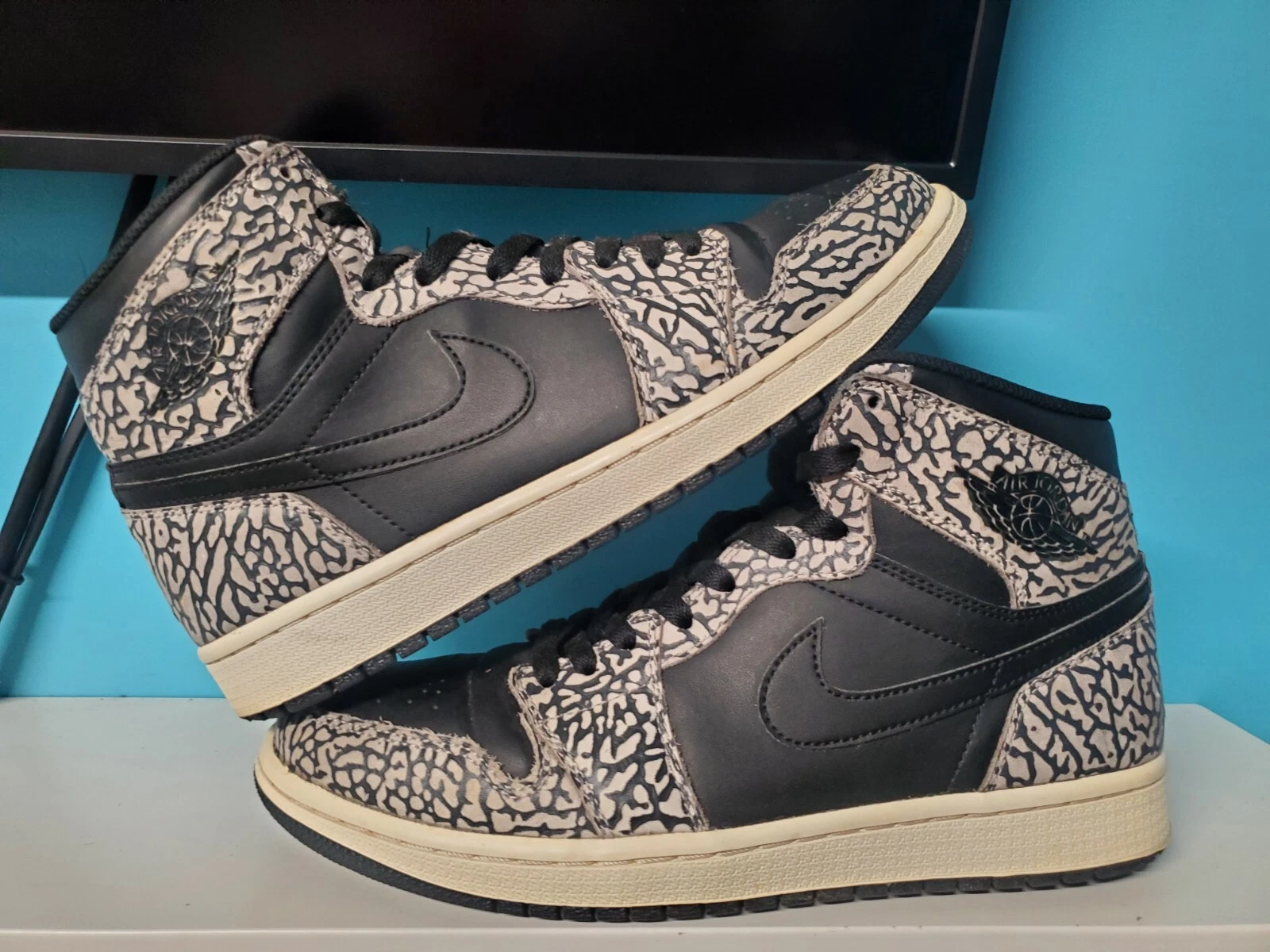 Taille 9   Jordan 1 Unsupreme