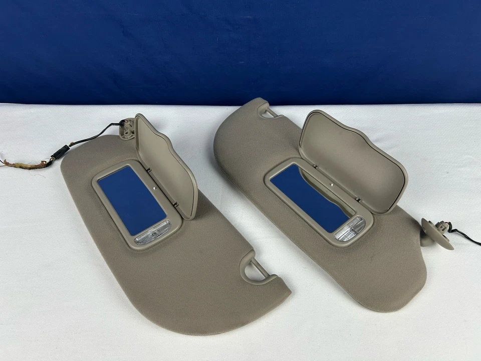 Parasoles iluminados para conductor y pasajero Lincoln Town Car 2006-2011 tela gris OEM Foto 2 de 4