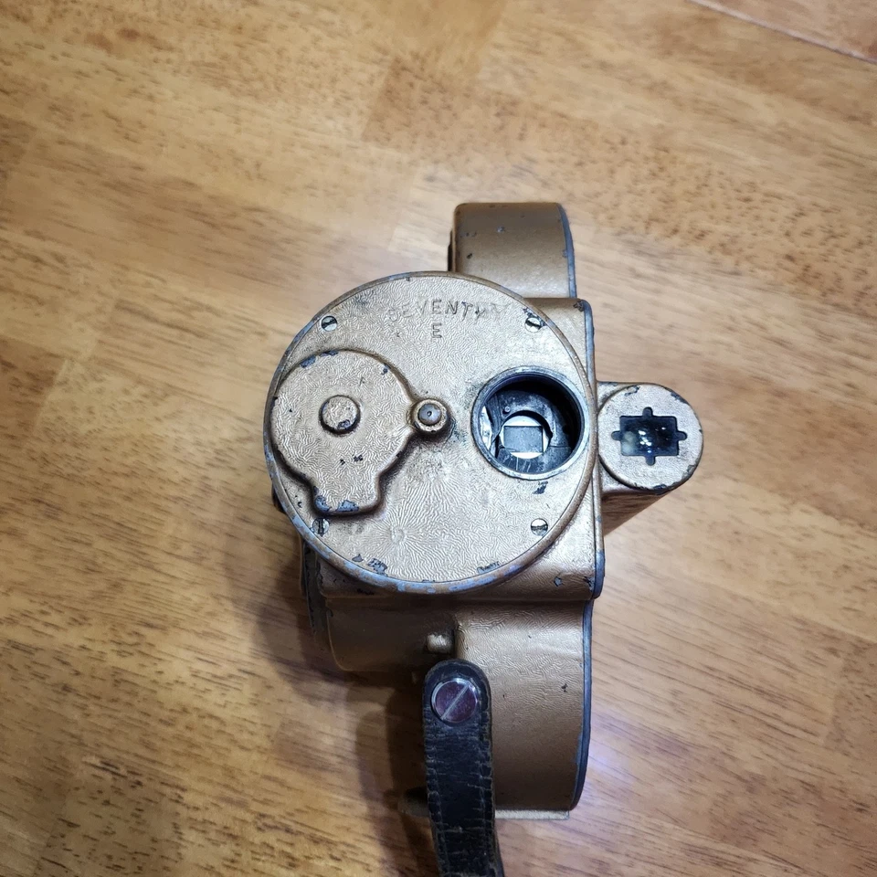 Cámara de película Bell and Howell 70 E Filmo 16 mm de colección y estuche sin lente sin probar Foto 4 de 4