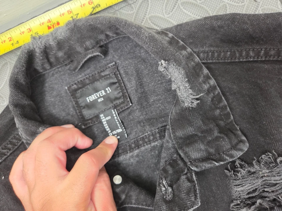 Chaqueta de camionero de mezclilla para hombre Forever 21 negra grande manga larga envejecida #S172 Foto 3 de 4
