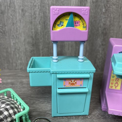 Vintage 1993 Kenner Littlest Pet Shop Care Center Vet Hospital Incomplete - Picture 3 of 17