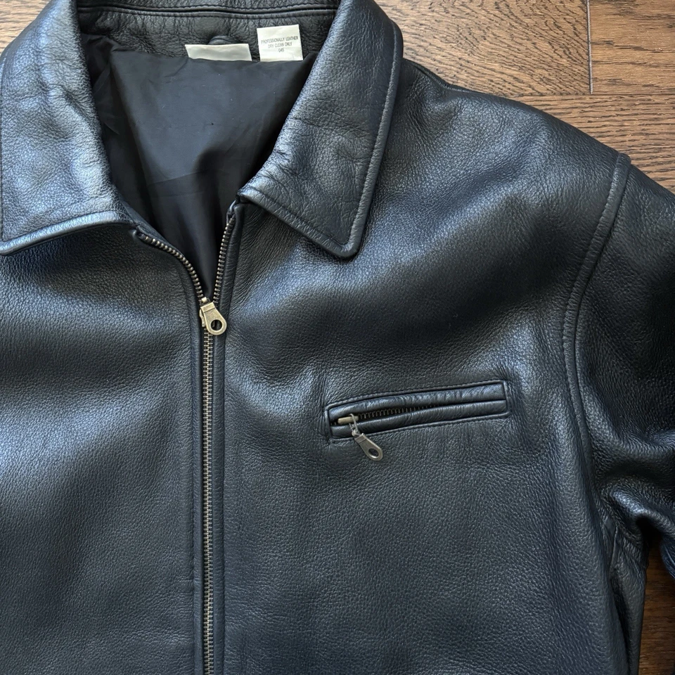 Chaqueta de cuero genuino para mujer Newport News negra con cremallera frontal talla M Foto 3 de 4