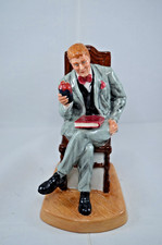 ROYAL DOULTON CLASSICS FIGURINE - ANTIQUES DEALER HN 4424