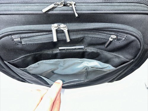 BRIGGS & RILEY EXECUTIVE 2 Wheel ROLLING BRIEF KR305-4 Nylon 15" Laptop Case BAG - Picture 3 of 12