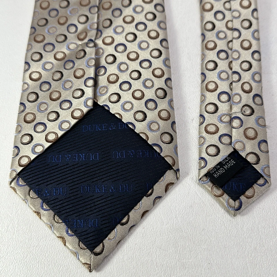 Corbata Duque y Duquesa D&D Hombres 64 en Seda Blanco Negro Micro Cuadrados Anchos Hechos a Mano Foto 4 de 4