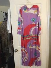 Leonard Paris Vintage 1970’s Retro Silk Knit Floral Print Signature Maxi Dress