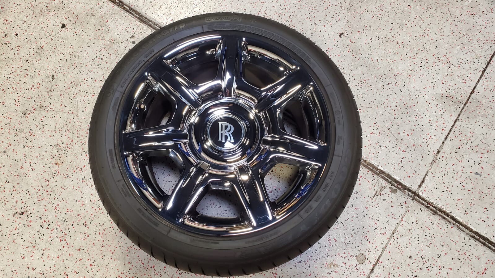Rolls Royce Ghost Wheels And Tires