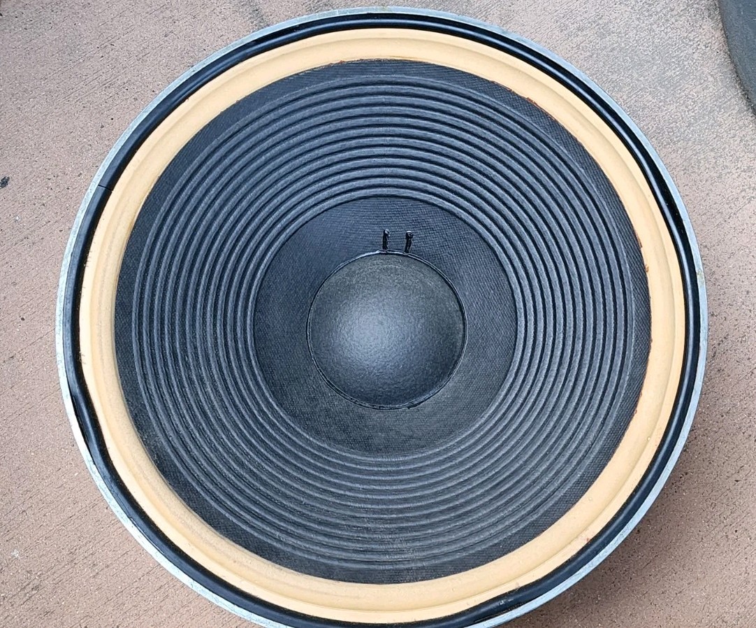 1 Vintage JBL LE15 Blue Woofer Speaker 16 ohms Single Paragon