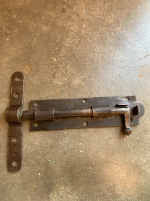 Ancien verrou en fer forgé pour porte, serrure ferrure heurtoir penture - Photo 1/4