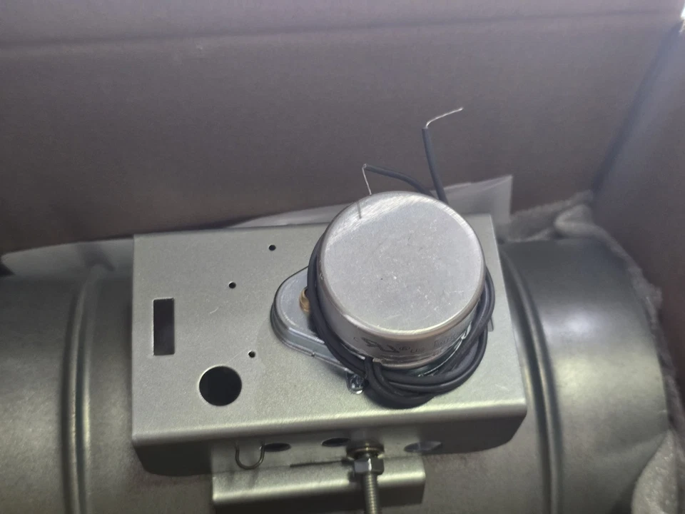 Amortiguador esclavo de aire de maquillaje Broan MD6TU 6 pulgadas Foto 3 de 4