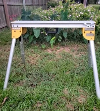 DEWALT Heavy Duty Work Stand 1000 Lbs. Capacity Pre-owned Good Condition 