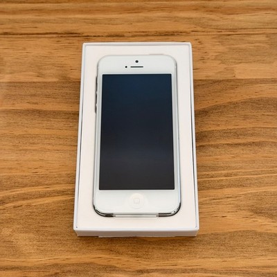 Apple iPhone 5 - 64GB - White & Silver (Unlocked) A1429 (GSM) for
