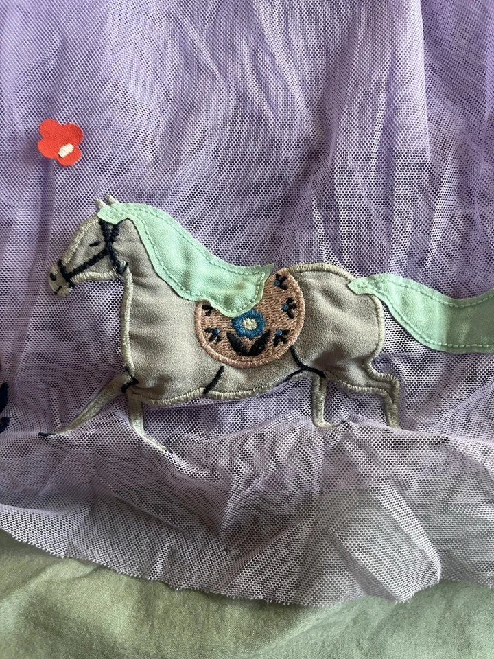 Vestido de tul Hanna Andersson para niñas talla 140, 10 caballos de tul púrpura Foto 4 de 4