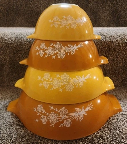 🔥VTG Beautiful Pyrex Butterfly Gold Cinderella Nesting Mixing Bowls Set 🔥