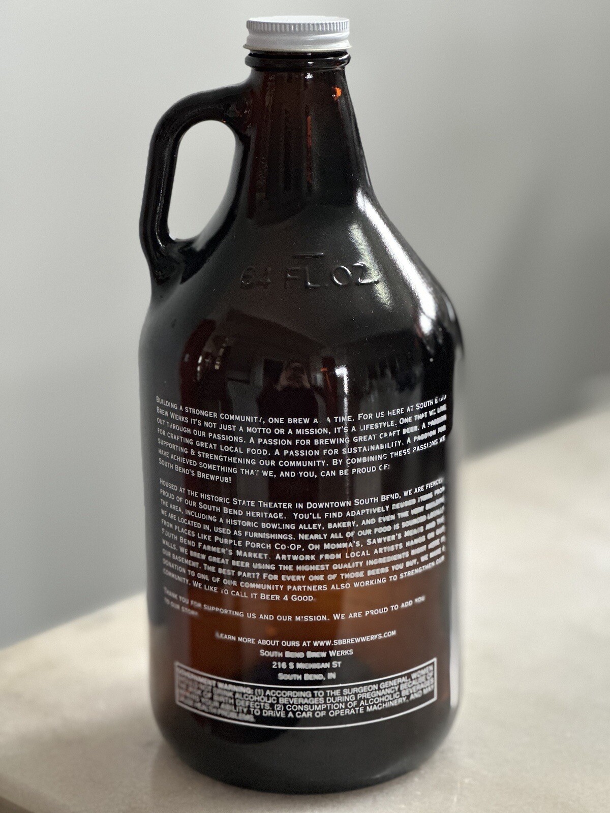 South Bend Brew Werks Growler 64 Oz￼•  Amber  •  Indiana  •￼