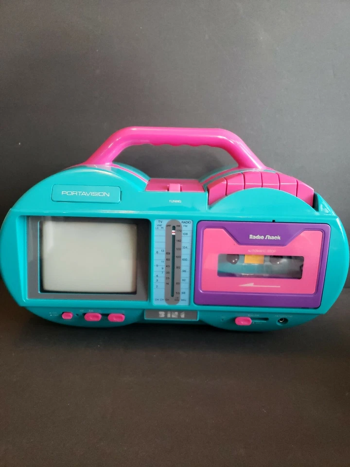 Radio Shack Televisión Vintage 4.5" Blanco y Negro con Radio AM-FM Cassette Grabadora. Usado Foto 4 de 4