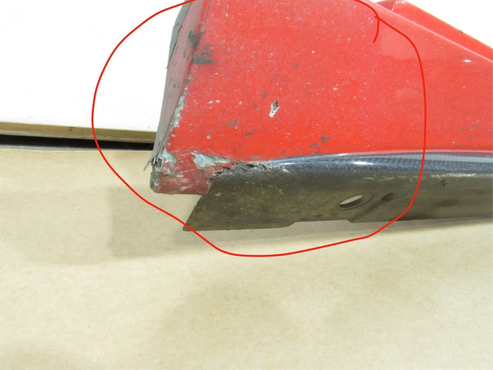 15-19 Ferrari 488 Spider 2017 painel saia balancim esquerdo com moldura de carbono ;#9 - Imagem 2 de 4