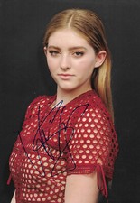 Willow Shields autograph signed 20x30 cm picture 