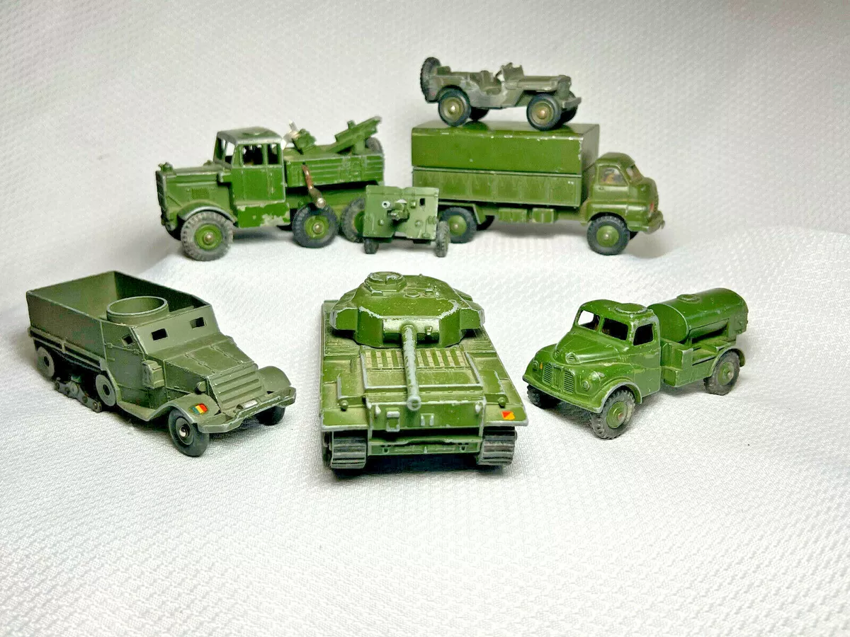 A lot of military vehicles DINKY TOYS without box in the…