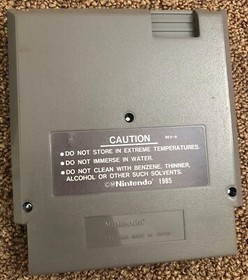 Aut&eacute;ntico carro de trabajo NES Top Gun CIB probado en juego