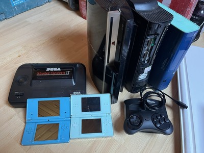2x Xbox 360, 1x Ps3, 1 Sega Master System, 1x Sega Mega Drive (AT Spiele), 2x Ds
