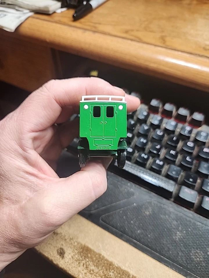 MATCHBOX MODELS OF YESTERYEAR Y25 20s RENAULT VAN PERRIER DELIVERY Green White - Image 4 of 4