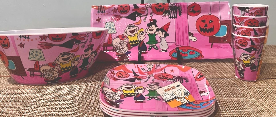 VIRAL SNOOPY / PEANUTS GREAT PUMPKIN PINK PARTY SCENE! BOWL PLATTER CUPS PLATES  - Image 2 of 4
