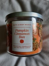 Bath & Body Works Pumpkin Cinnamon Bun 3-wick...