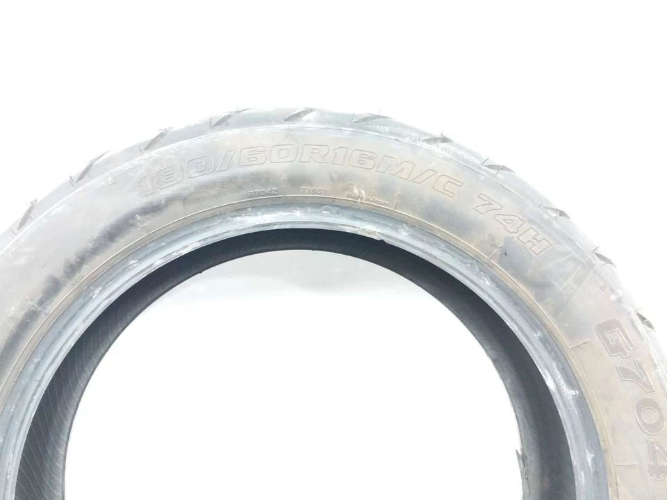 Neumático trasero Bridgestone Exedra G704 radial 180/60-16 Foto 2 de 4