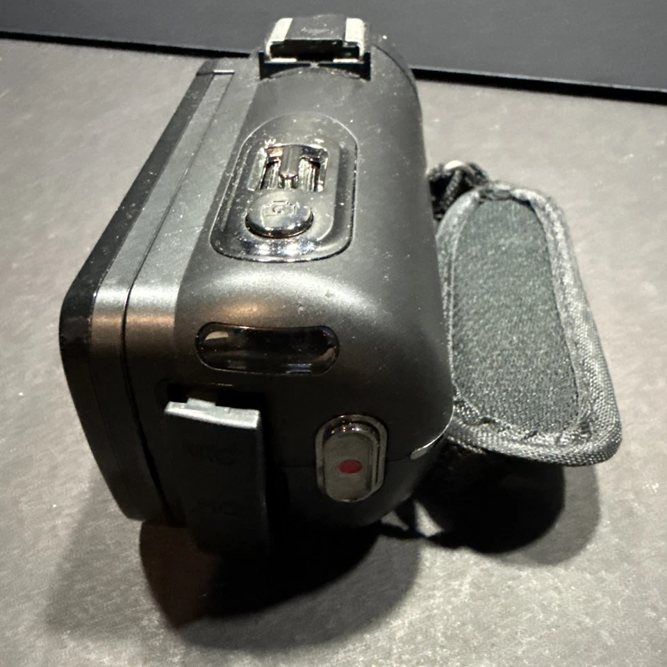 Vivitar DVR4K-BLK Compact Camcorder - Black - Image 4 of 4