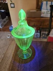 Vintage 8" Green Depression Uranium Glass Candy Dish With Lid super glow!!!!