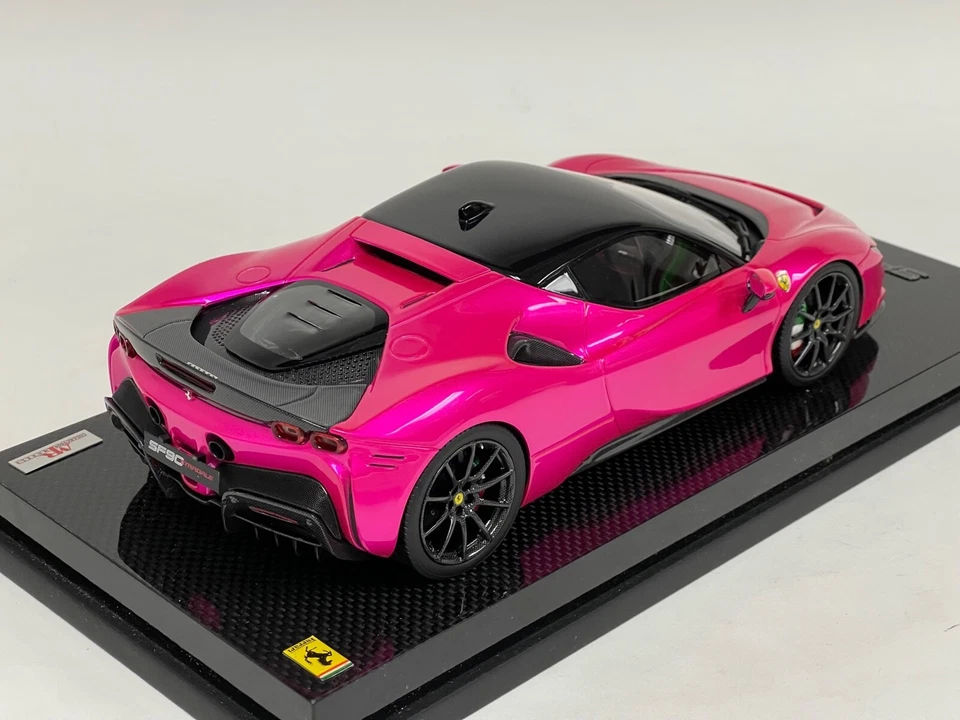 1/18 MR Colección Ferrari SF90 Stradale en Flash Rosa Base Carbono 25 Piezas Foto 3 de 4