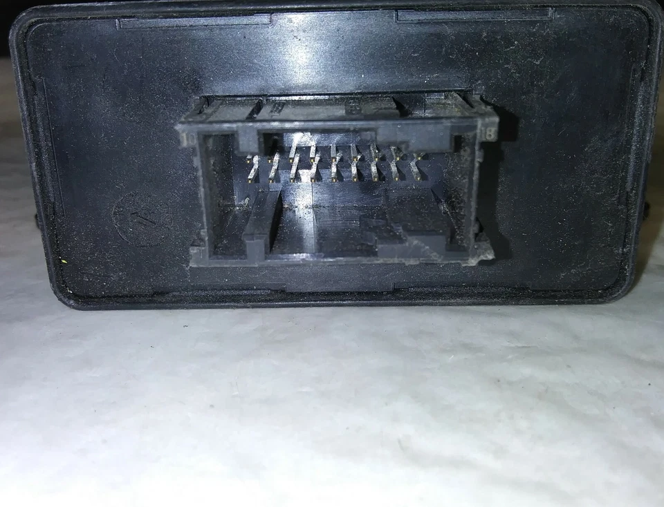 2012-2014 Hyundai Genesis headlight module 92170-3M500 - Image 3 of 4