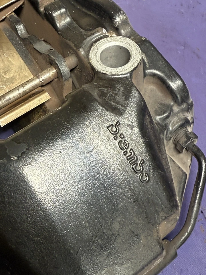 Juego de pinzas de freno delanteras 2014-2017 OEM MASERATI GHIBLI BREMBO 20C34201 / 20C34202 Foto 3 de 4