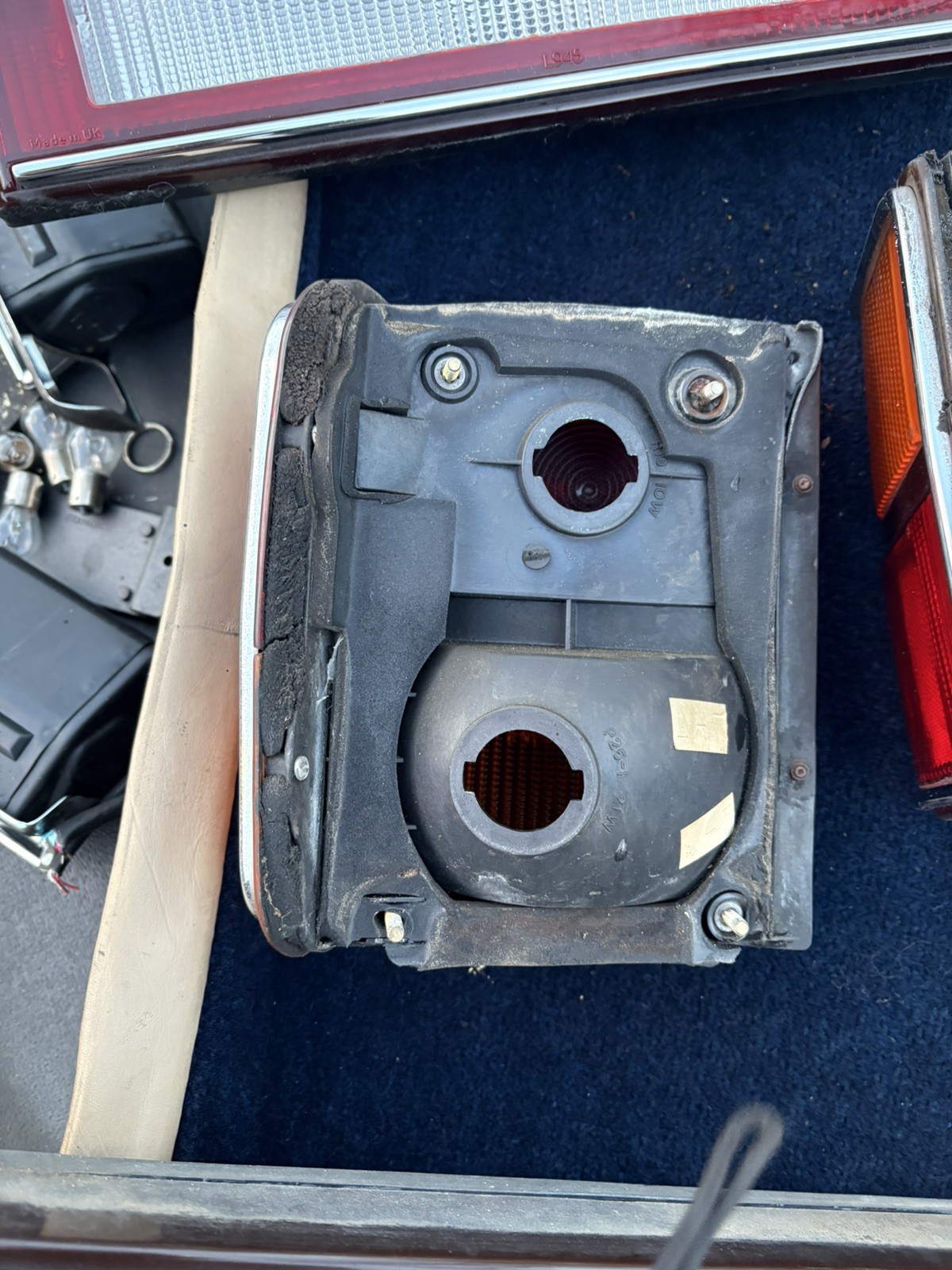 BENTLEY TURBO ''R'' LEFT TAIL LIGHT ASSEMBLY  FROM 1981 TO 1996 blinker