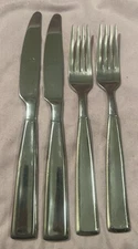 Set Of 4 WALLACE BALANCE Stainless Steel 2-Dinner Forks 8 1/4" 2- Dinner Knives