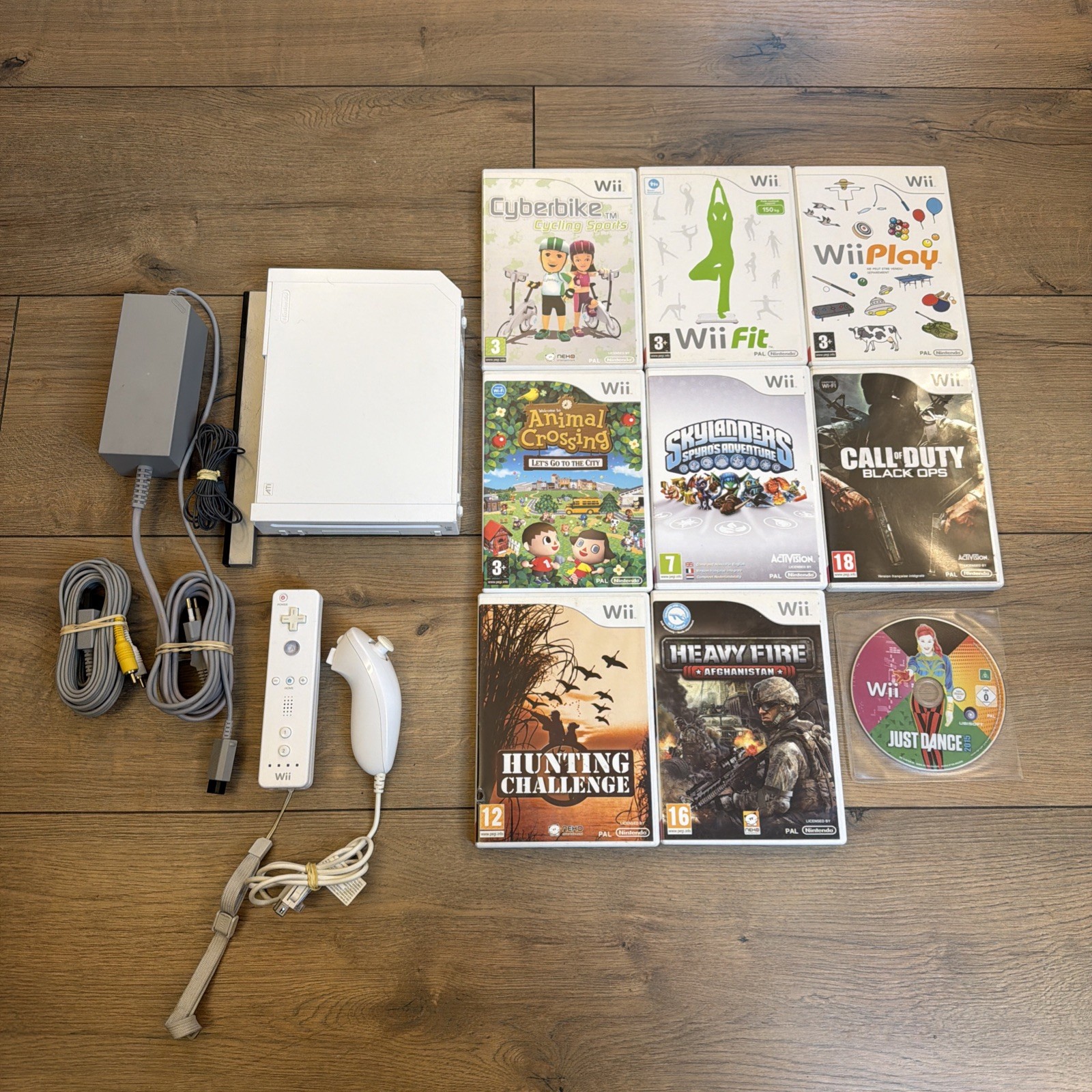Console Wii Blanche Nintendo + 1 Manette, Cables -  avec 9 jeux