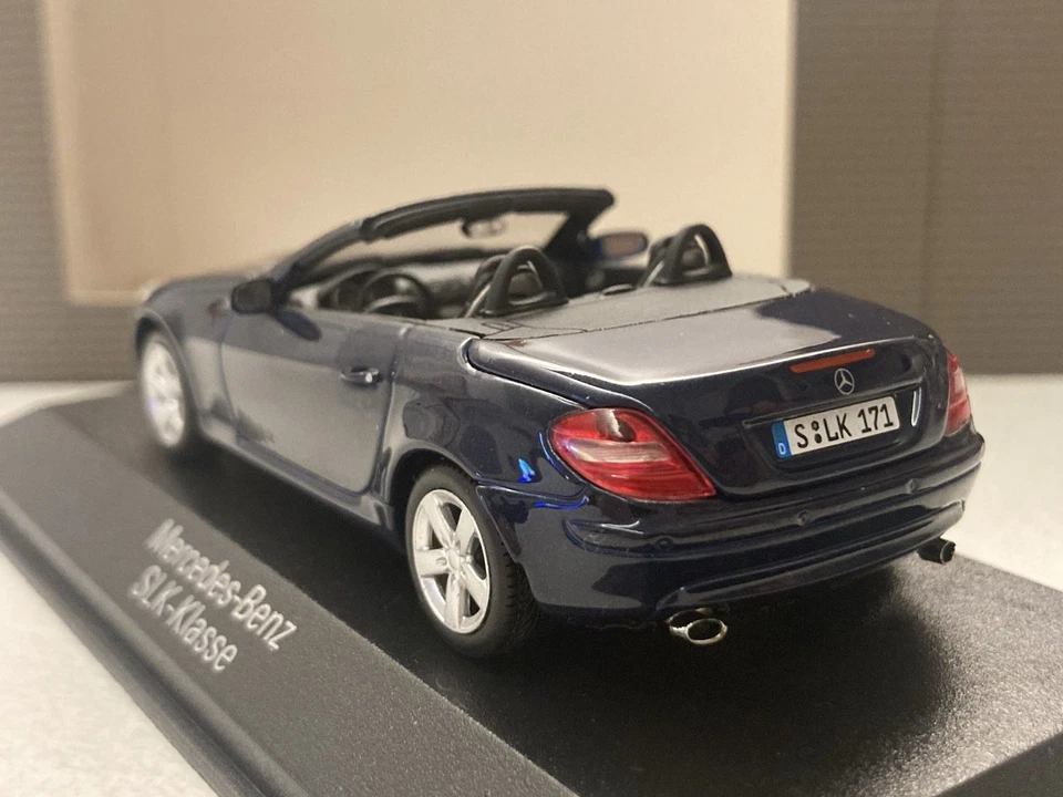 Minichamps 1:43 Mercedes SLK R171 Blu - Scatola Concessionari - Immagine 3 di 4