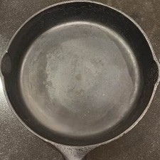 Large Vintage Cast Iron Skillet 11.75  No 10