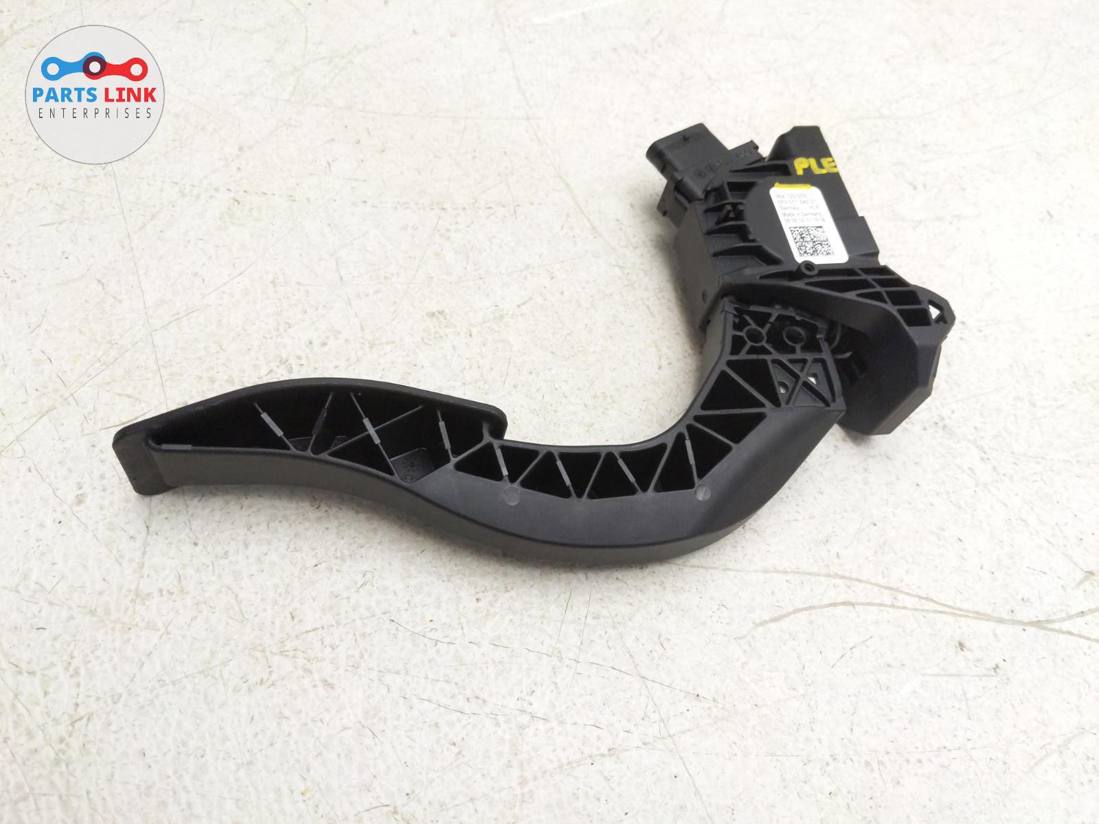 2016-2020 BENTLEY BENTAYGA DRIVER GAS PEDAL ACCELERATOR THROTTLE SENSOR ASSEMBLY