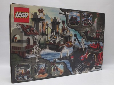 LEGO 7029 Castle Skeleton Ship Attack 2007 587 pieces box Japan 