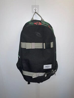 NWOT RipCurl Black Unisex Floral Skateboard Zipper Backpack
