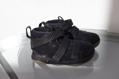 lebron soldier 11 black gum