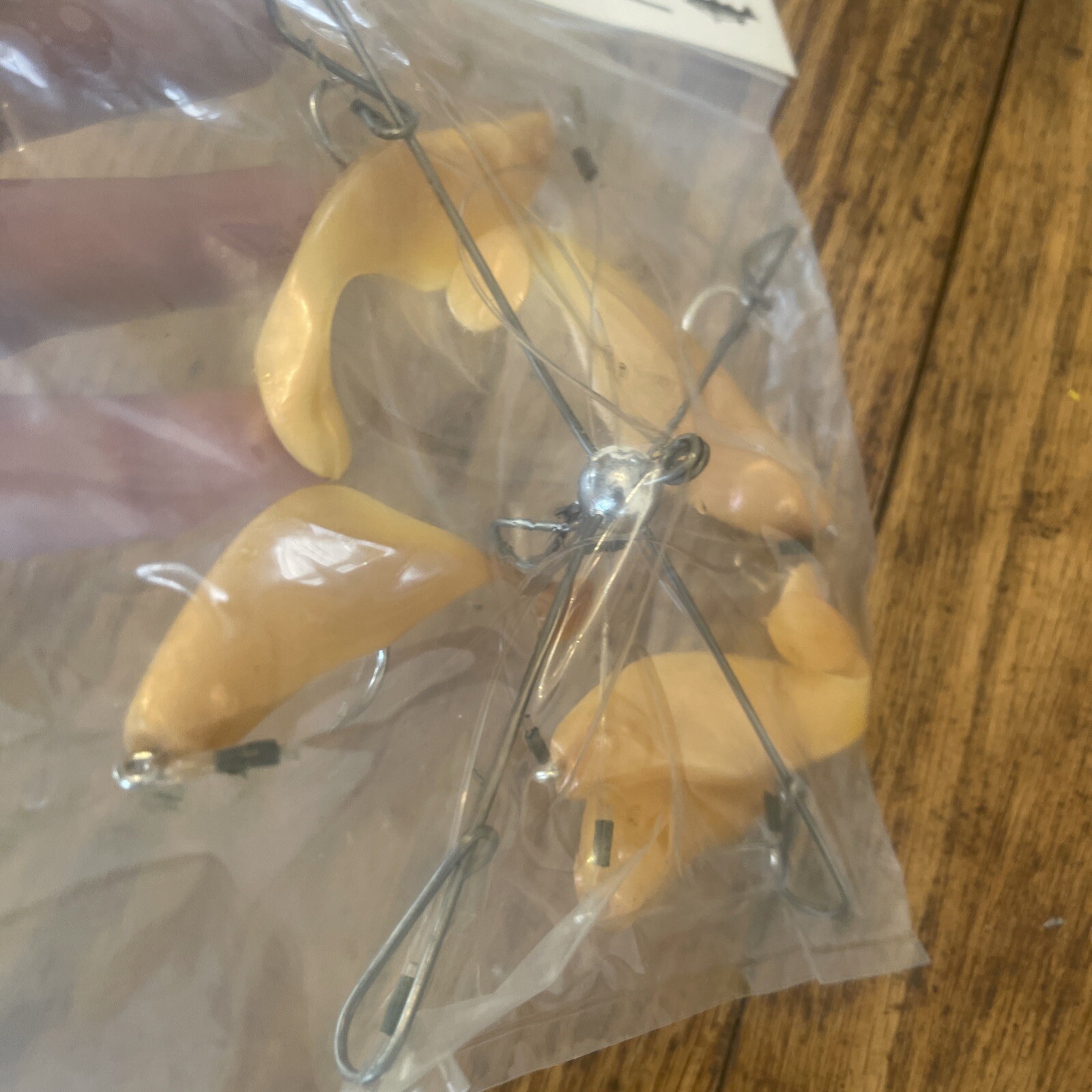 7” Umbrella Rig 4 Arm With 4” Shad (5)  Pearl Shim New In Package McKala Fishing - Image 6