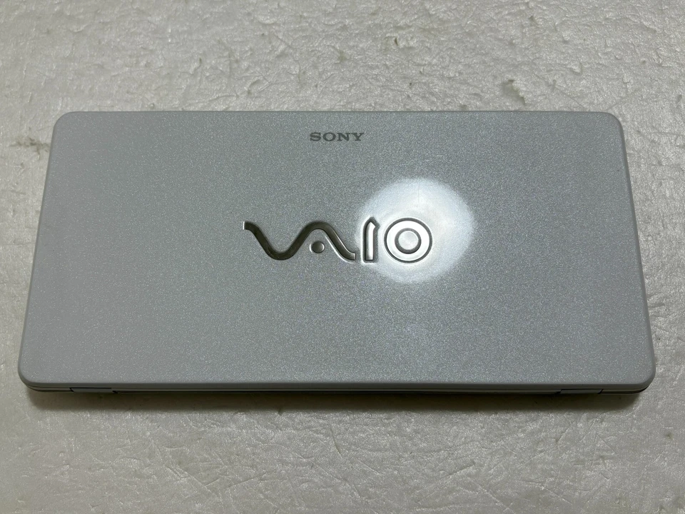 Sony Vaio Type P VGN-P70H White Atom Z520 RAM 2GB Windwos Vista Home Basic - Image 2 of 4