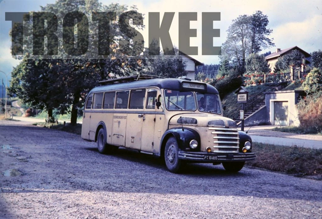 35mm Dia ÖSTERREICH Eindecker Postauto PT 10-895 um 1971 Original - Bild 1 von 1