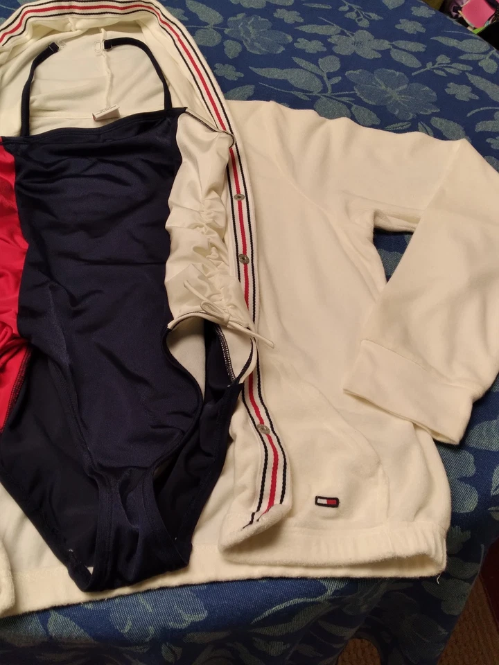 TOMMY HILFIGER NIÑAS LOGO VINTAGE 1 PIEZA TRAJE DE BAÑO CON FELPA ELÁSTICA CONJUNTO CON CAPUCHA L ¡NUEVO! Foto 2 de 4