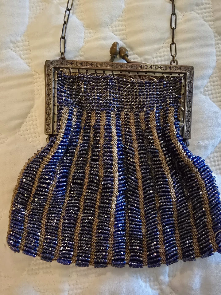 Cartera con cuentas de la década de 1920 con cadena de cierre de metal y bisagras sin marca necesita reparación Foto 2 de 4