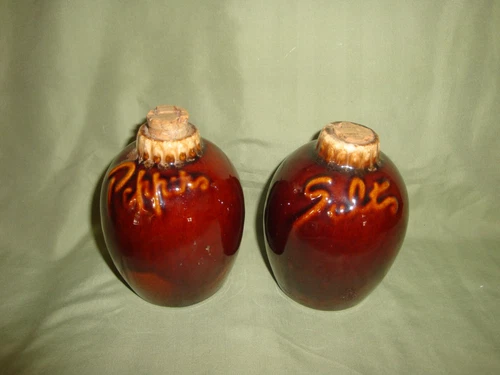 2 Vintage Hull Brown Dipped Salt and Pepper Shakers-Jugs-Corks-Dinning-(S)